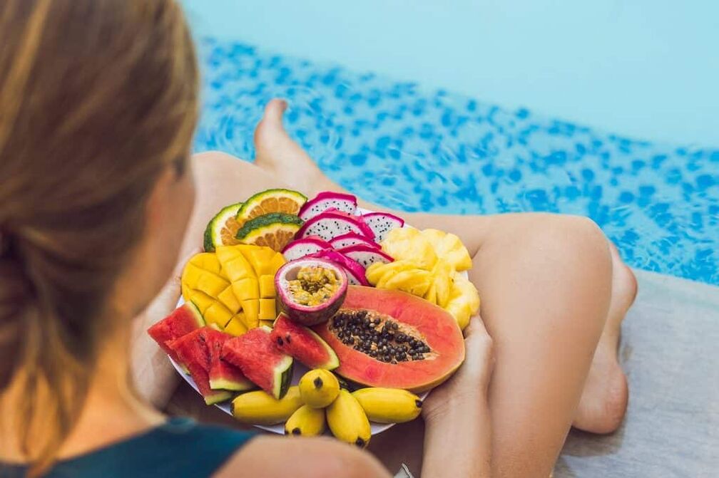 Als u zich tijdens een dieet onwel voelt, moet u fruit eten